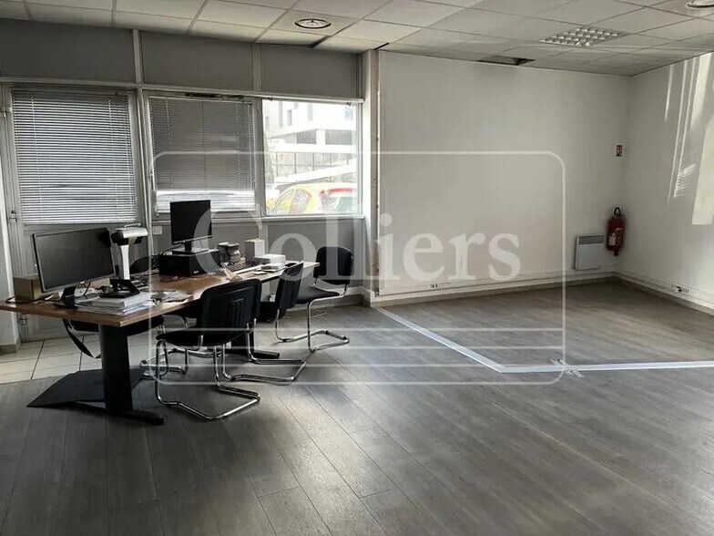 Office in Marseille to rent - Interior Photo - Image 3 of 9