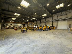 Light Industrial in Roissy-en-France to rent Interior Photo- Image 1 of 3