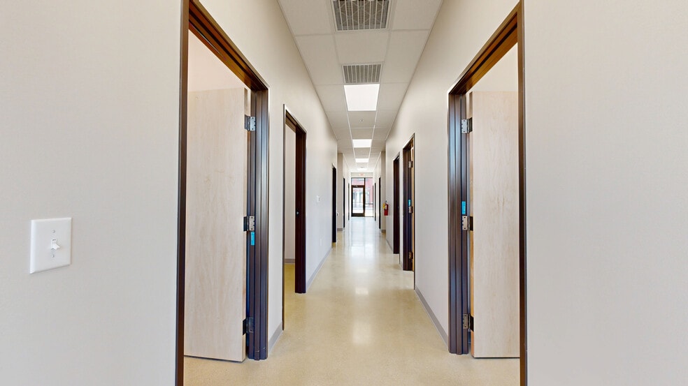 7001 W. I-10, San Antonio, TX to rent - Matterport 3D Scan - Image 3 of 29