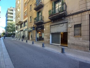 Retail in Barcelona, Barcelona to rent Building Photo- Image 2 of 8