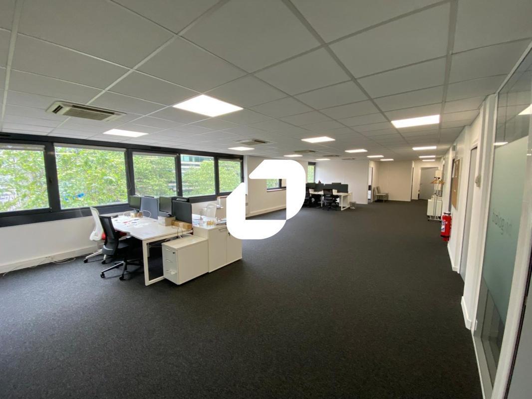 Office in Boulogne-Billancourt to rent Building Photo- Image 1 of 35