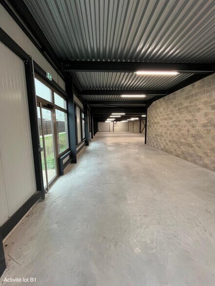 Light Industrial in Gennevilliers to rent - Interior Photo - Image 3 of 5