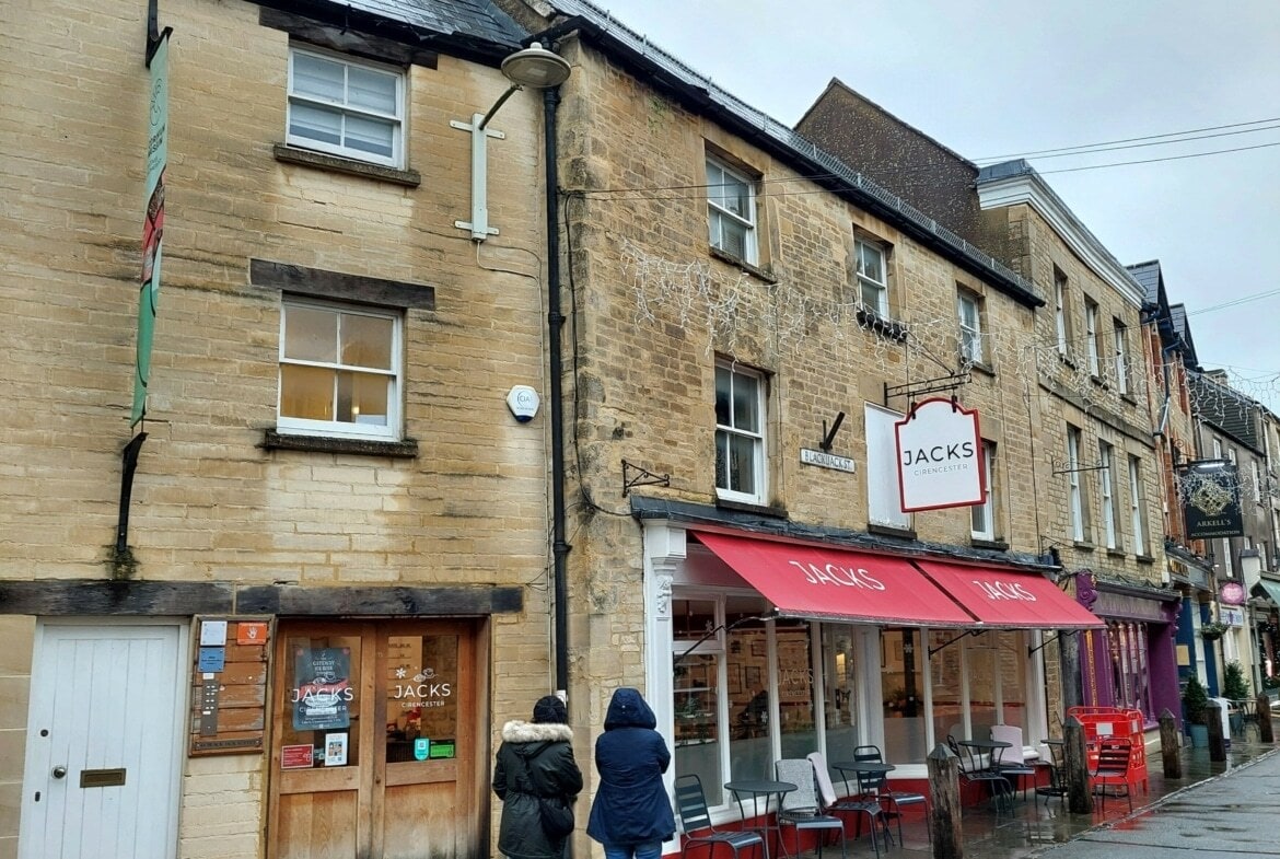44 Black Jack St, Cirencester to rent Primary Photo- Image 1 of 2