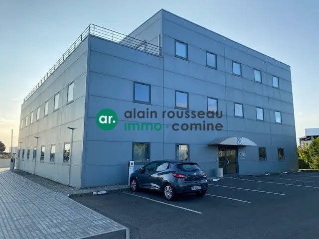 Location Bureaux 122 m² - Photo 1