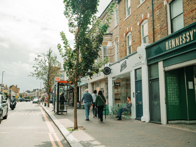 82 Northcote Rd, London for sale - Building Photo - Image 2 of 5