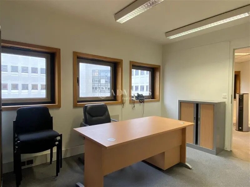 Office in Le Kremlin-Bicêtre to rent Interior Photo- Image 1 of 11
