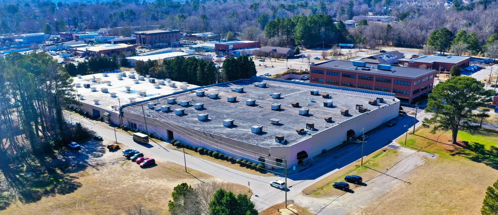 112-118 Jones St, Fuquay Varina, NC for rent - Building Photo - Image 1 of 10