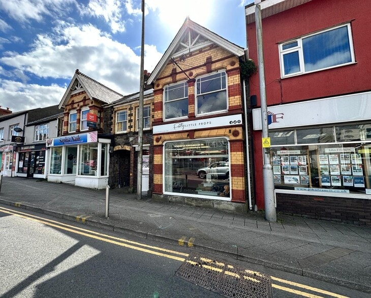 22 College St, Ammanford for sale - Building Photo - Image 2 of 3