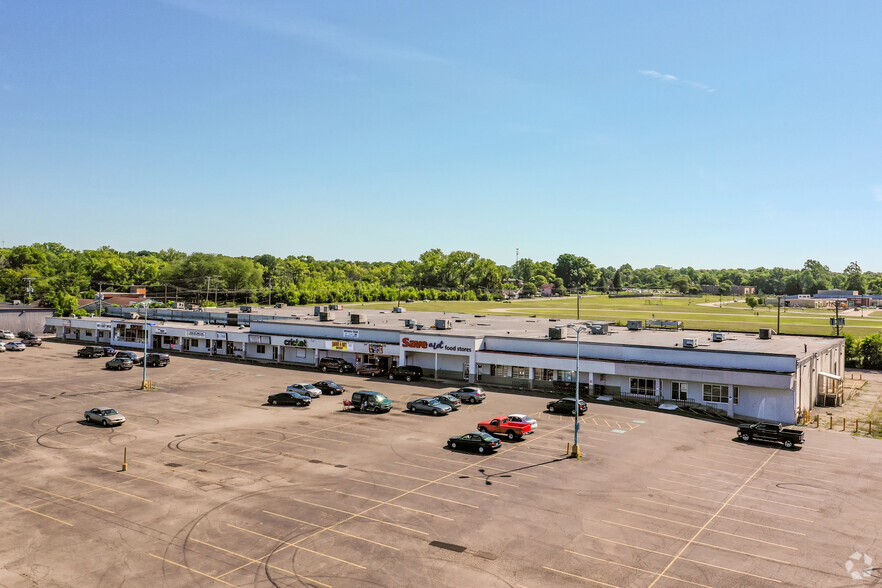 2126-2178 N Gettysburg Ave, Dayton, OH for rent - Primary Photo - Image 1 of 4