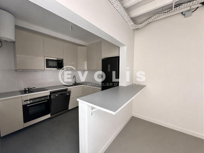 Light Industrial in Malakoff for sale - Building Photo - Image 3 of 21