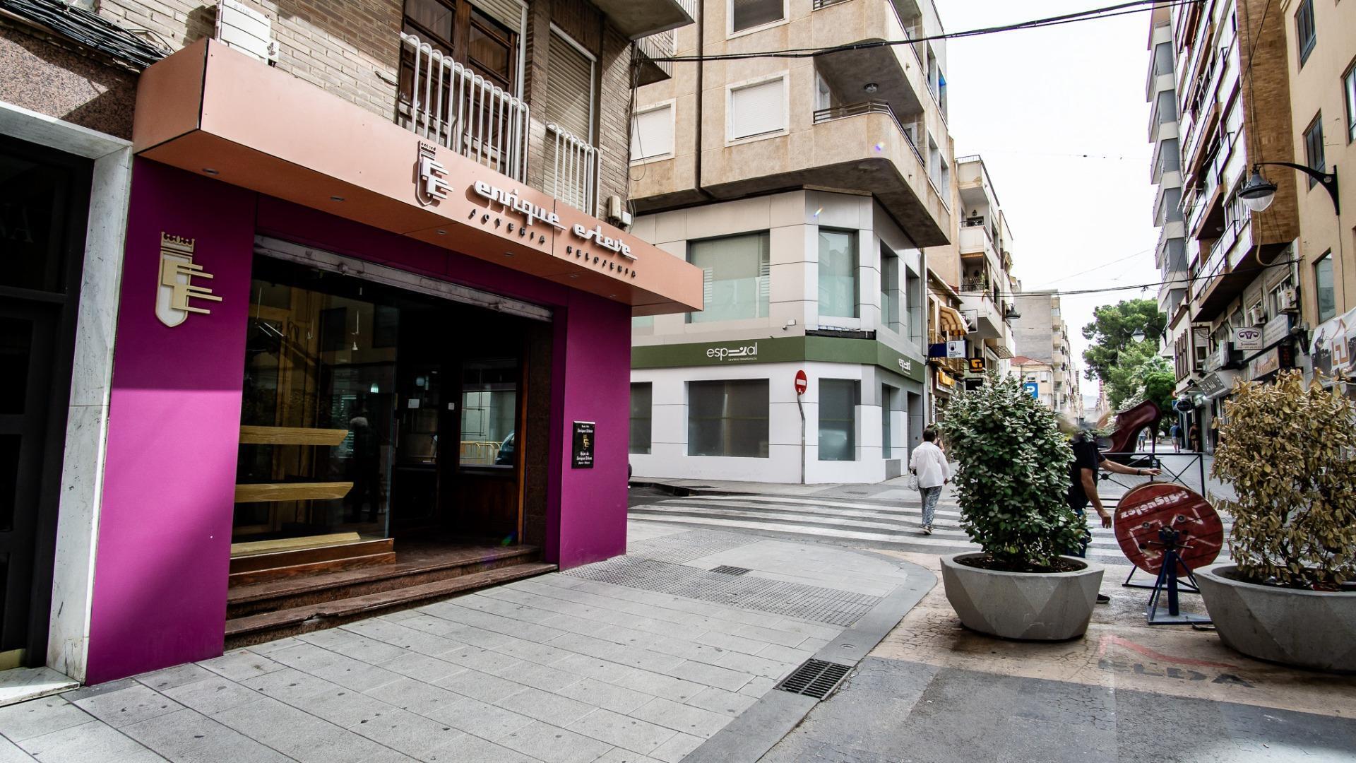 Retail in Elda, Alicante to rent Building Photo- Image 1 of 9