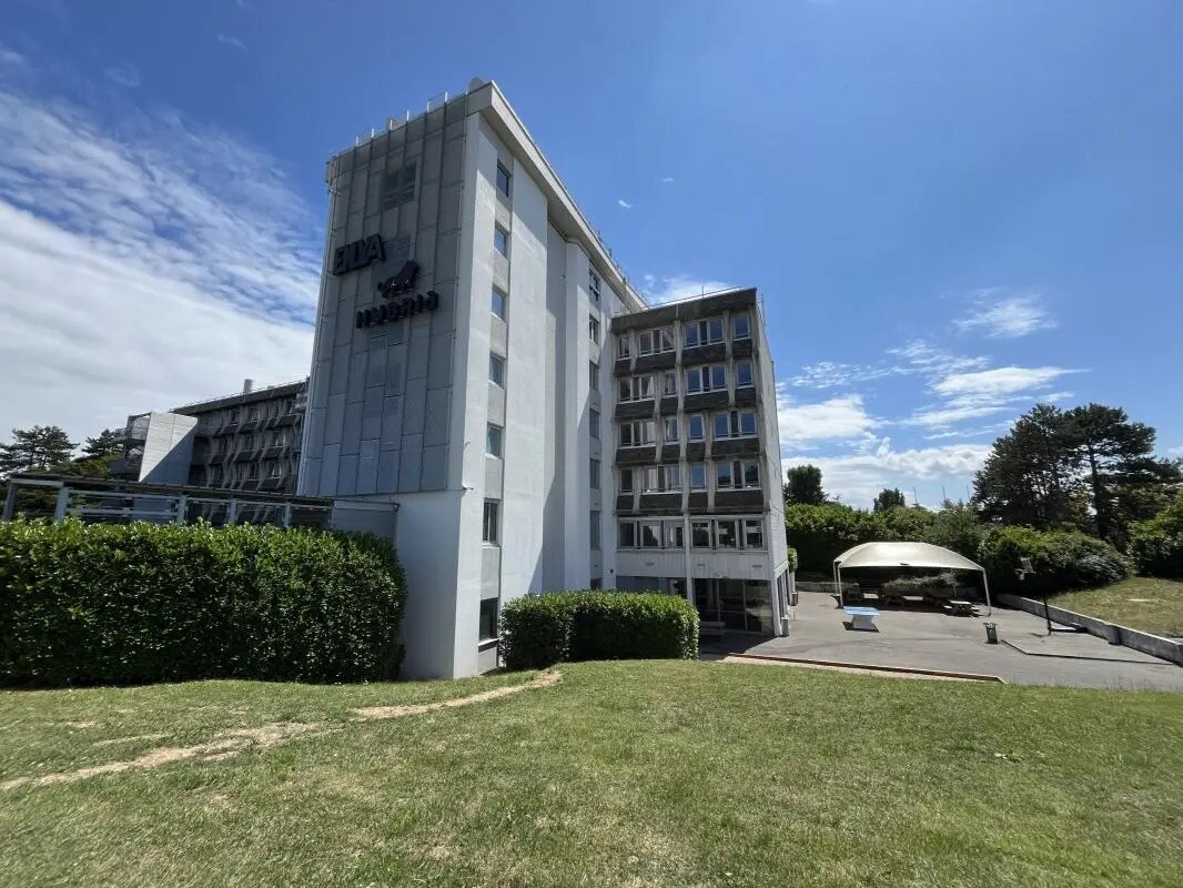 Office in Écully to rent Building Photo- Image 1 of 2