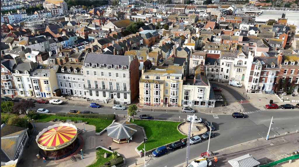 31-32 The Esplanade, Weymouth for sale Primary Photo- Image 1 of 6