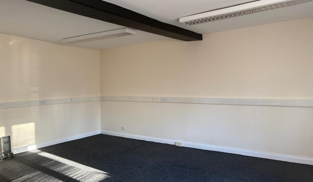 Main Rd, Boreham to rent Interior Photo- Image 1 of 2