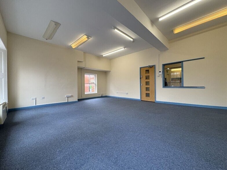 26 Market Pl, Banbury to rent - Interior Photo - Image 3 of 16