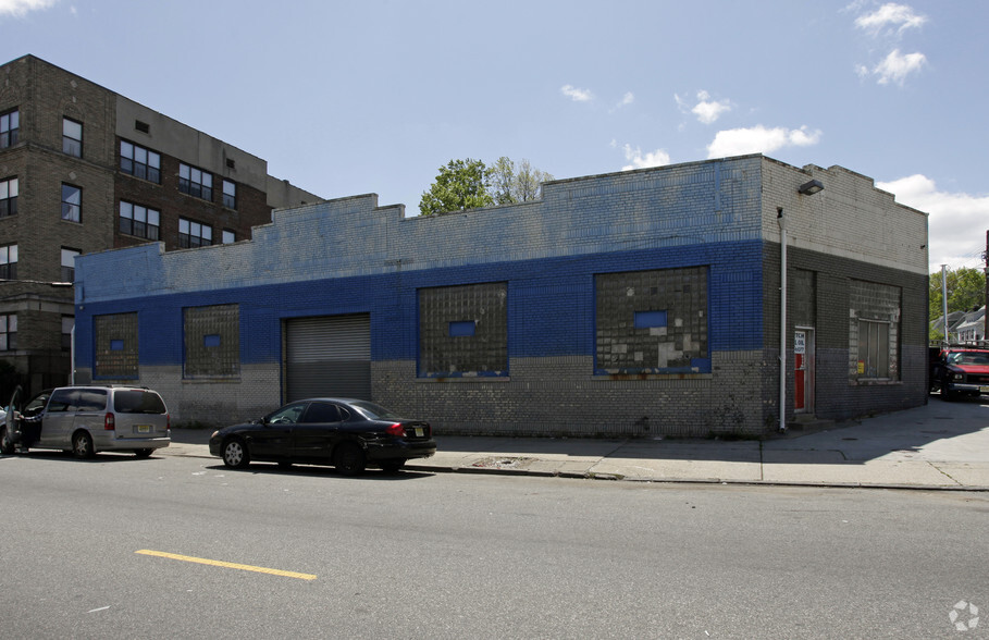 352-360 Avon Ave, Newark, NJ for sale - Primary Photo - Image 1 of 2