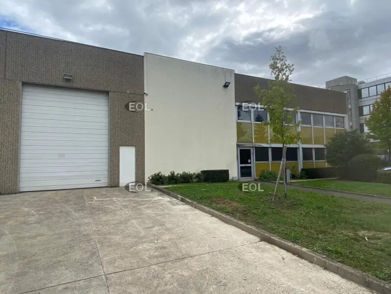 Industrial in Massy to rent Building Photo- Image 1 of 5