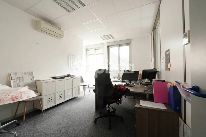 13 Rue Jean Bourgey, Villeurbanne to rent - Interior Photo - Image 3 of 18