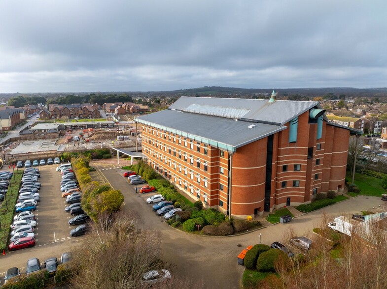 Barrington Rd, Worthing to rent - Aerial - Image 3 of 23