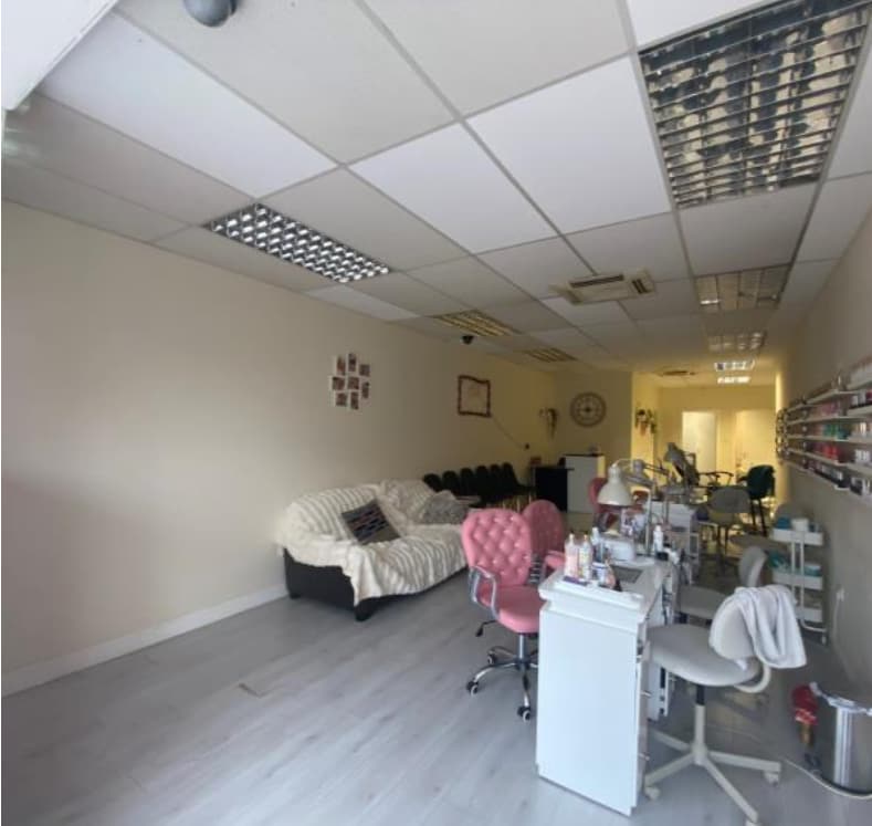 63 West Main St, Harthill to rent Interior Photo- Image 1 of 4