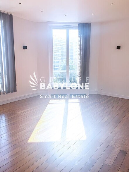 Office in Neuilly-sur-Seine to rent - Interior Photo - Image 3 of 6