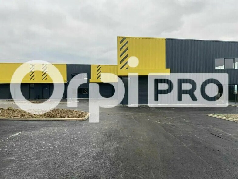 Light Industrial in Frans to rent - Building Photo - Image 1 of 7