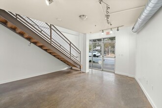 1601 E Cesar Chavez St, Austin, TX for rent Interior Photo- Image 1 of 13