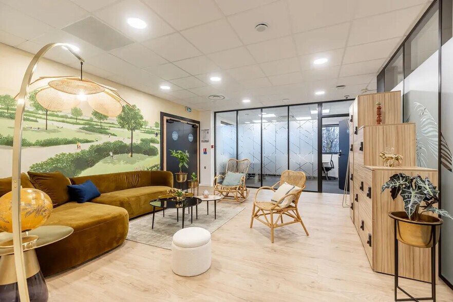 6 Rue Blaise Pascal, Élancourt to rent - Interior Photo - Image 3 of 13