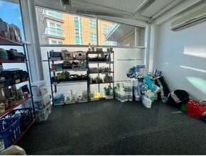 Mumby Rd, Gosport to rent Interior Photo- Image 2 of 6