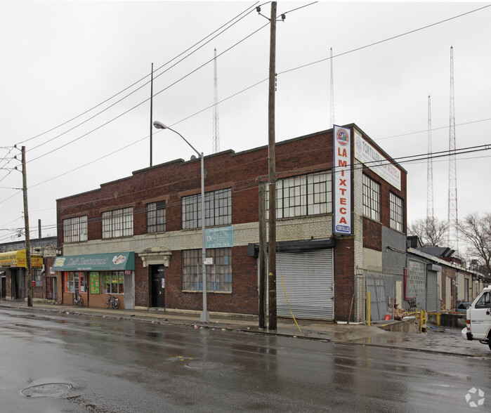 50-00 Grand Ave, Maspeth, NY for rent - Primary Photo - Image 1 of 6