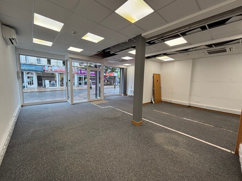 16-18 Chapel Rd, Worthing to rent - Building Photo - Image 3 of 8