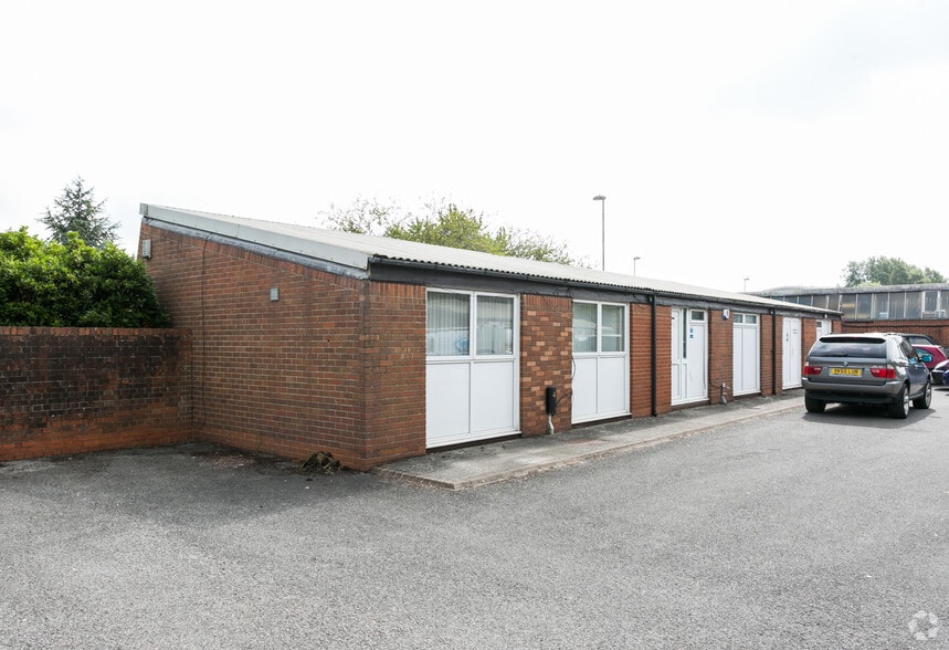 19-24 White Hays North, Westbury for sale - Primary Photo - Image 1 of 1