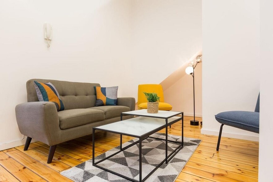 16-30 Provost St, London to rent - Interior Photo - Image 3 of 35