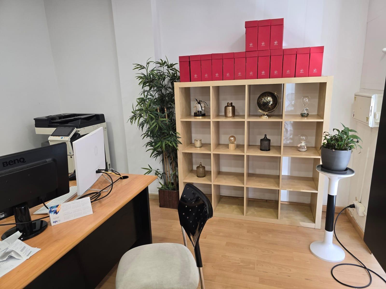 Retail in El Masnou, Barcelona to rent Interior Photo- Image 1 of 2