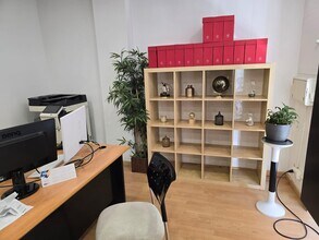 Retail in El Masnou, Barcelona to rent Interior Photo- Image 2 of 3