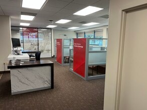 2700 W Dr Martin Luther King Jr Blvd, Tampa, FL to rent Interior Photo- Image 2 of 5