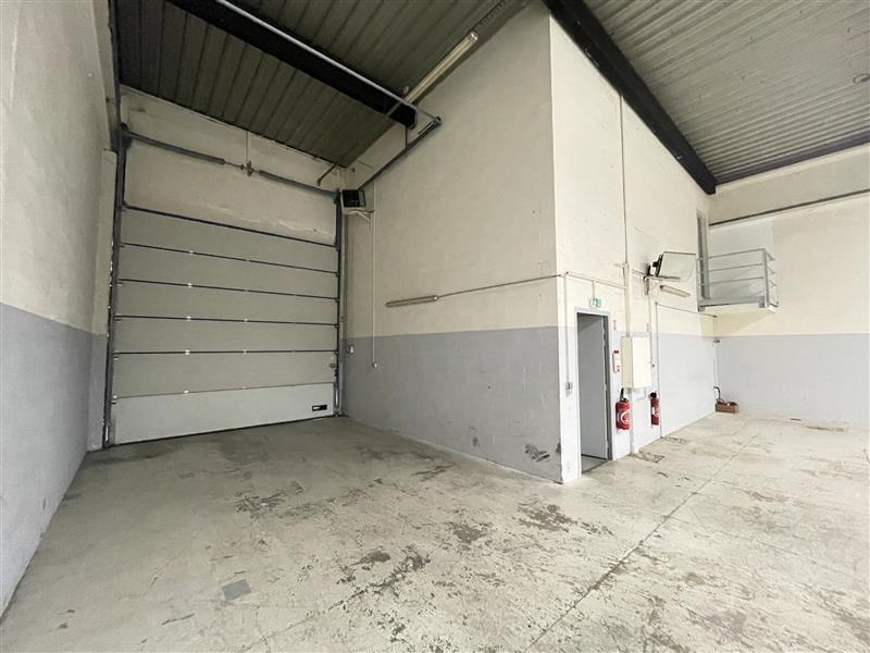 Light Industrial in Villepinte to rent Interior Photo- Image 1 of 10