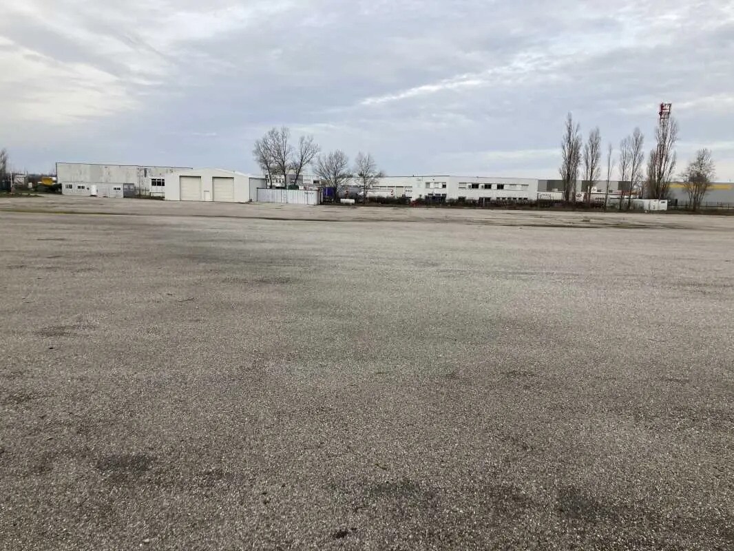 196 Chemin Du Lortaret, Saint-Priest to rent Building Photo- Image 1 of 6