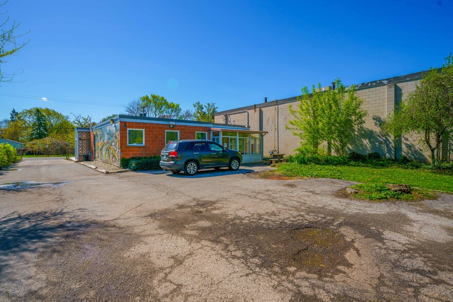 475 Enfield Rd, Burlington, ON for sale - Building Photo - Image 3 of 30