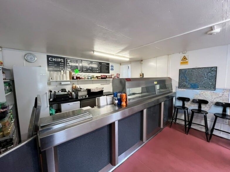 1 Horn Ln, Plymouth for sale - Interior Photo - Image 2 of 9