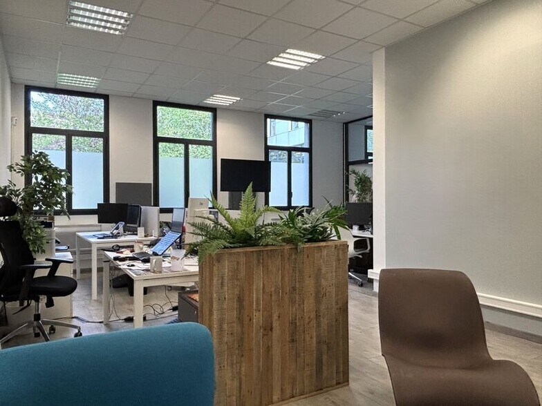 Office in Lyon to rent - Interior Photo - Image 2 of 6