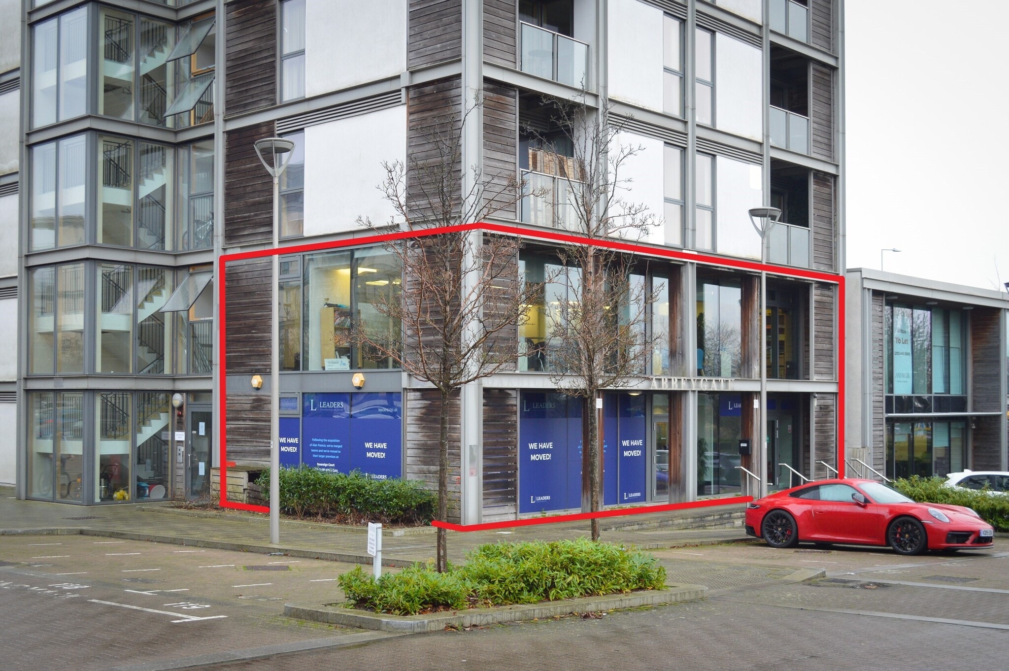 302 South Row, Milton Keynes to rent Building Photo- Image 1 of 6