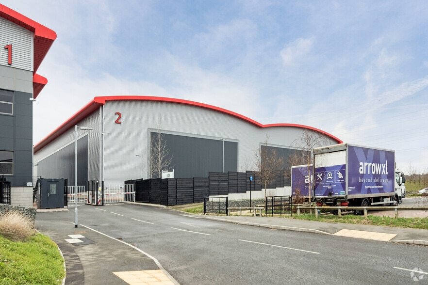 East Duck Lees Ln, Enfield to rent - Building Photo - Image 3 of 5