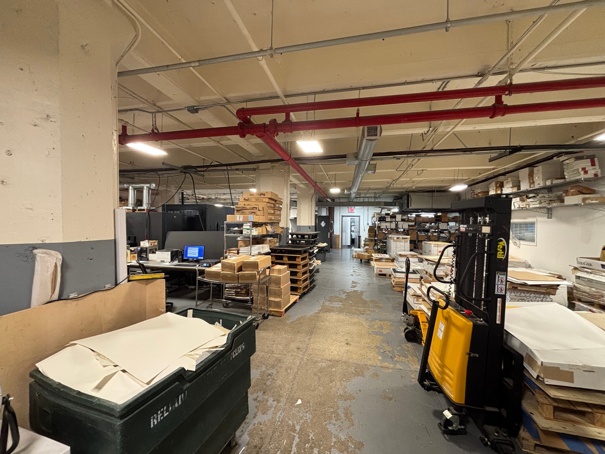 44-02 11th St, Long Island City, NY to rent Interior Photo- Image 1 of 3