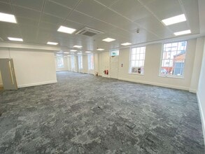 Rodney Rd, Cheltenham to rent Interior Photo- Image 2 of 8