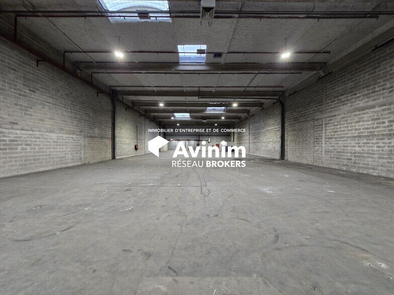 Industrial in Marly-la-Ville to rent - Interior Photo - Image 3 of 4