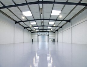 1-4 Cartwright Rd, Stevenage to rent Interior Photo- Image 2 of 2