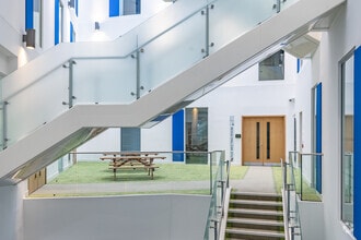 Queensway, Newport to rent Interior Photo- Image 2 of 3