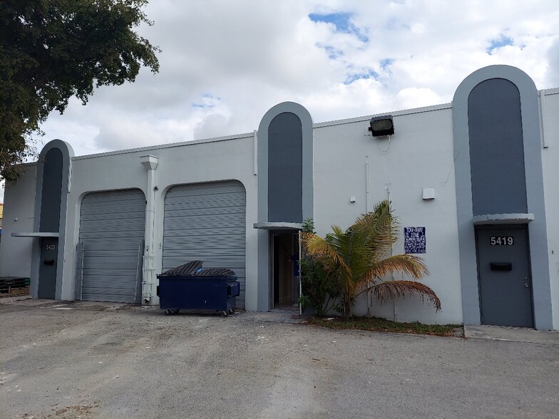 5401-5423 NW 74th Ave, Miami, FL for rent - Building Photo - Image 2 of 6