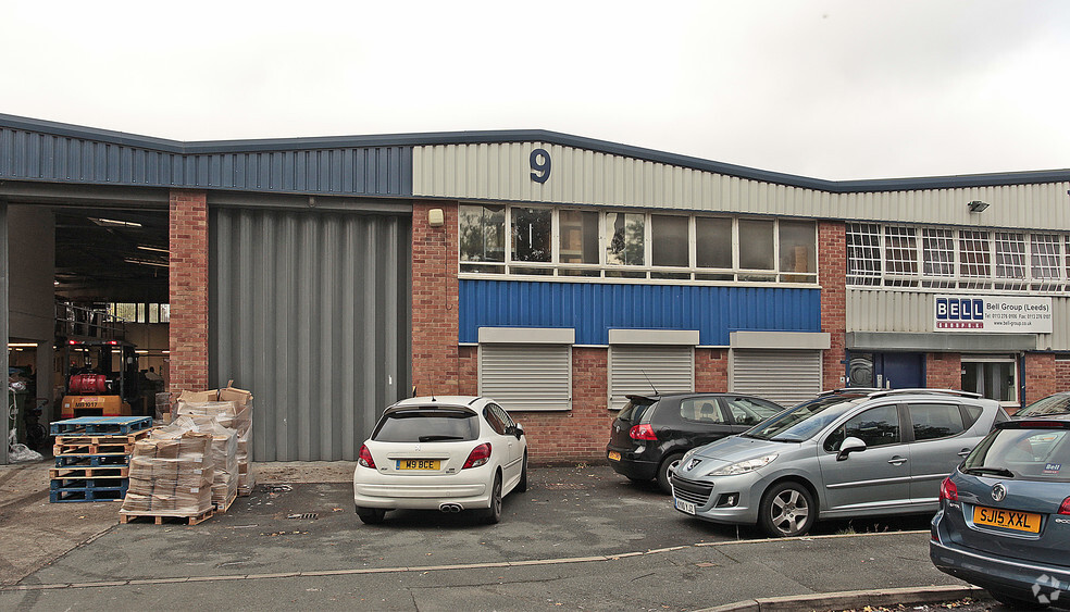 Lockwood Clos, Leeds for rent - Building Photo - Image 2 of 10